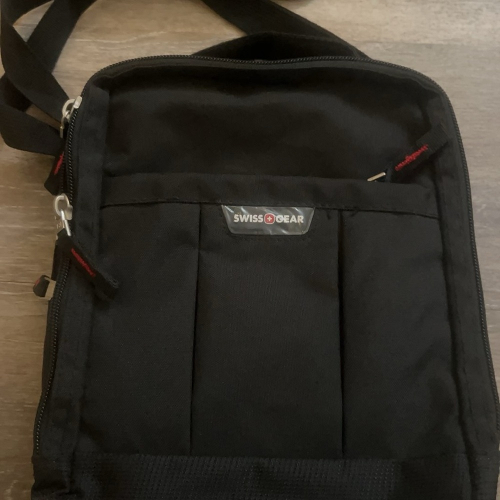 SwissGear Black Messenger Bag for Men